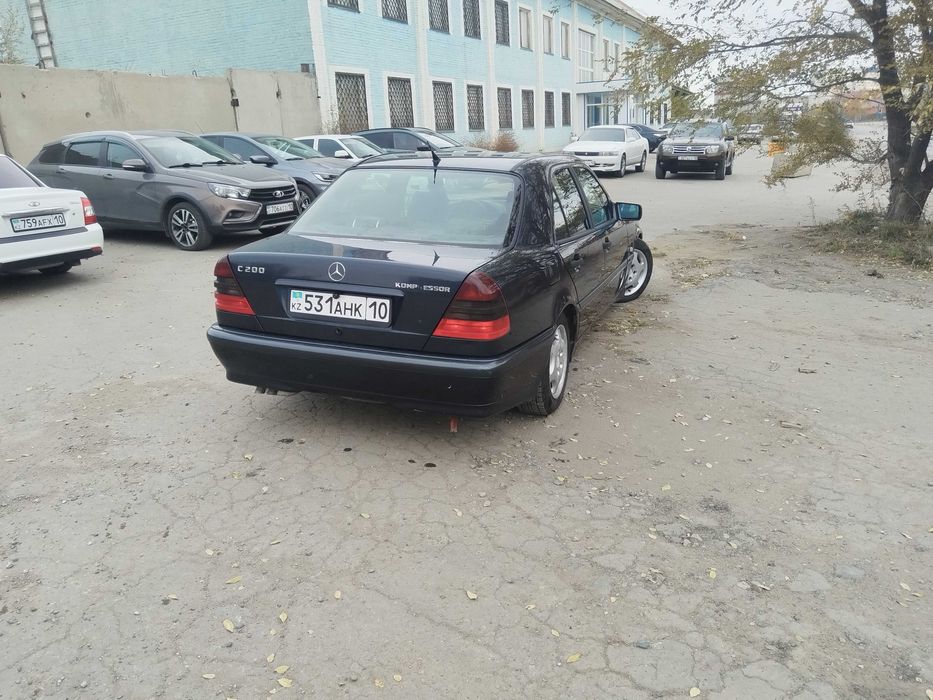 Мерседес Бенц с200