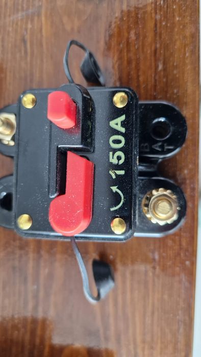 Siguranța automata 150A curent continuu