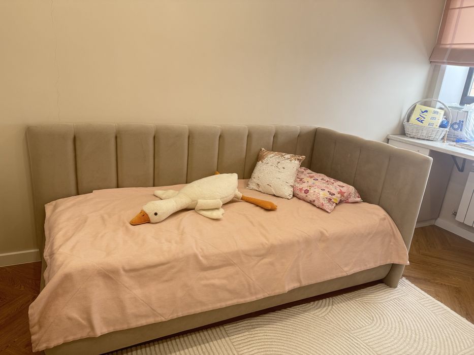 Продам кровать с матрасом