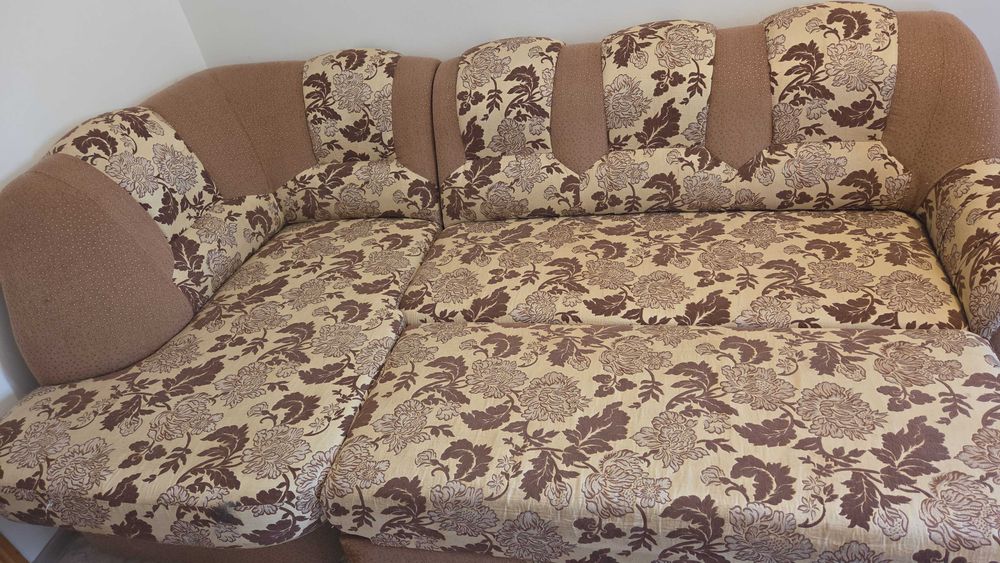Продаю диван, в хорошем состоянии.