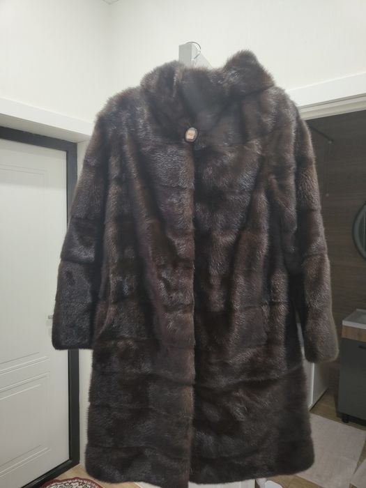 Шуба норковая в отличном состоянии.