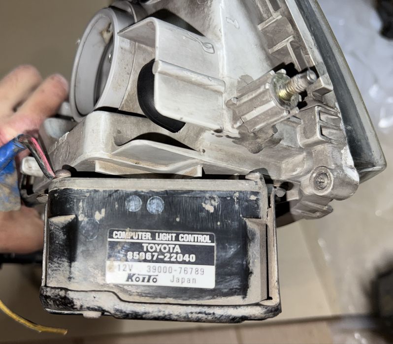 Фары 3 секционные марк 100 кузов