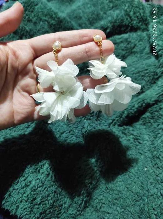[NOU] Cercei deosebiti, albi, perfecti pentru mirese si numai
