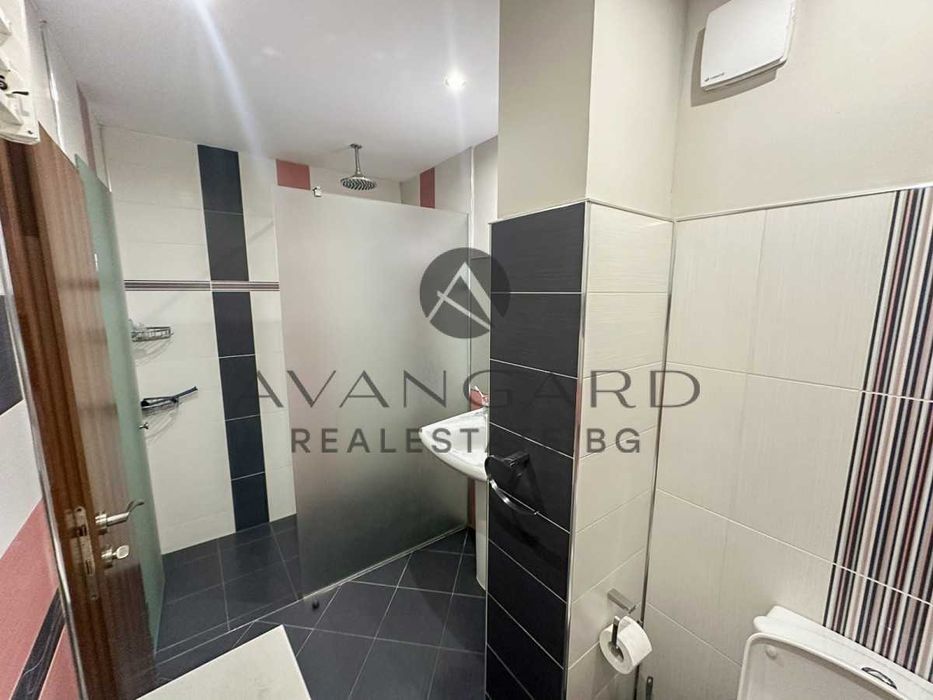 Продава се Тристаен апартамент в Пловдив, Кючук Париж - 106 кв.м за 2076 €/кв.м - Снимка #8