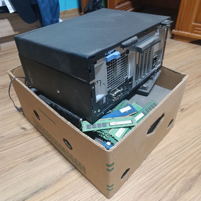 Grămadă veche de electronice