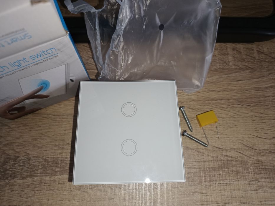 Întrerupător cu touch