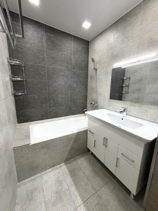 Продается 4 ком квартира. Сергели 8, 100 квадратов