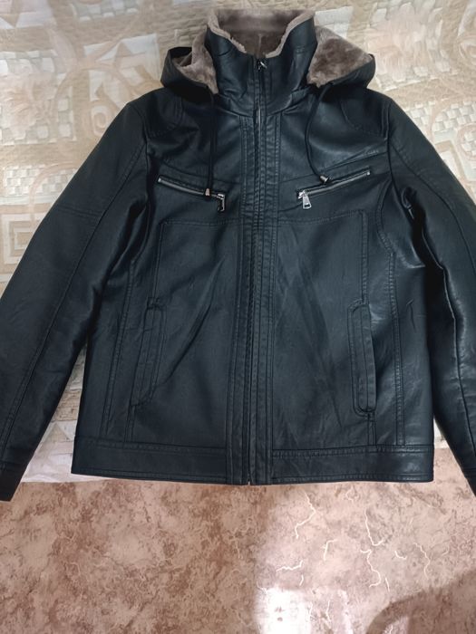 Продам кожаную куртку