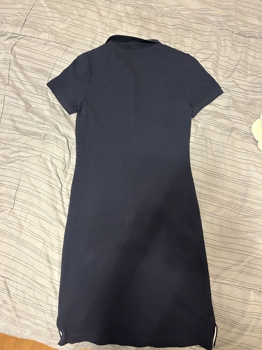 Тъмносиня дамска рокля тип поло – елегантна и удобна