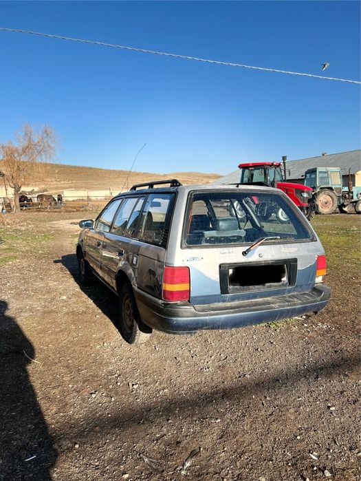 Mazda 323.