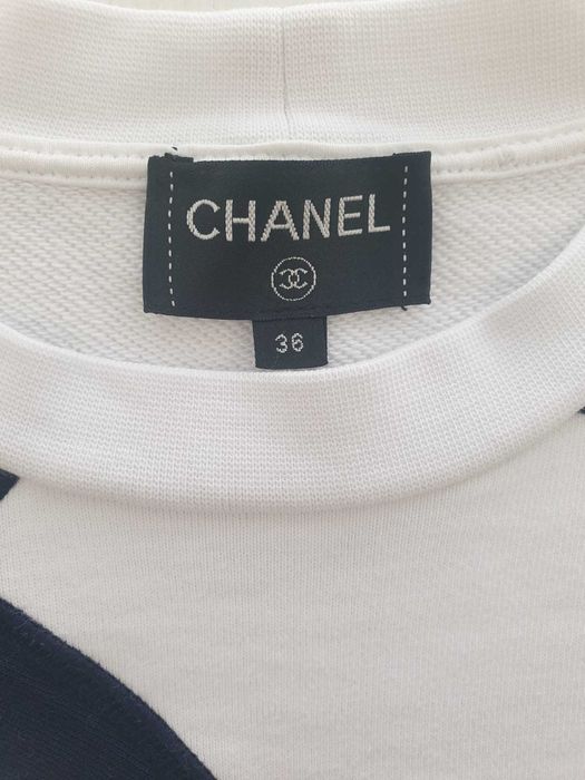 Суитшърт Chanel.