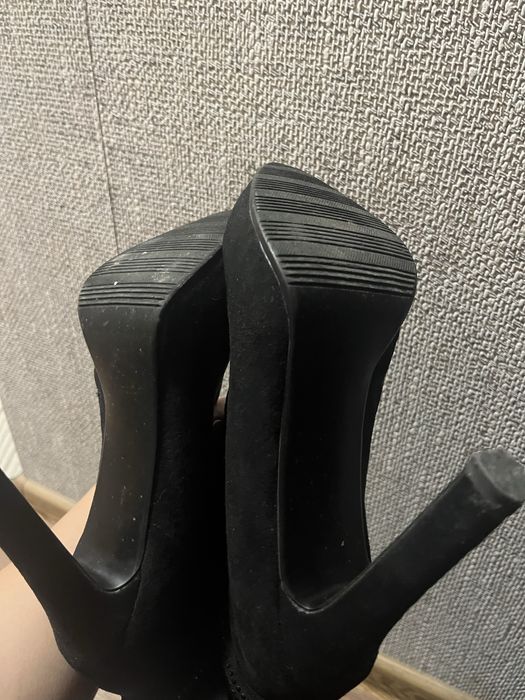 Елегантни ботуши от велур