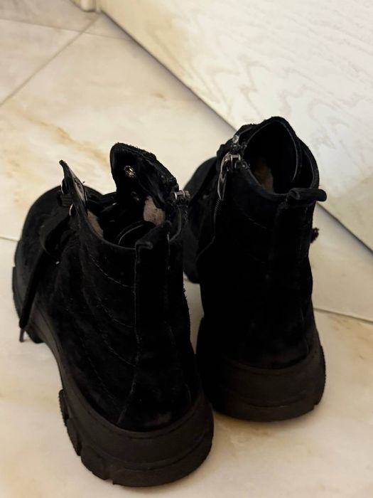 Замшевые ботинки