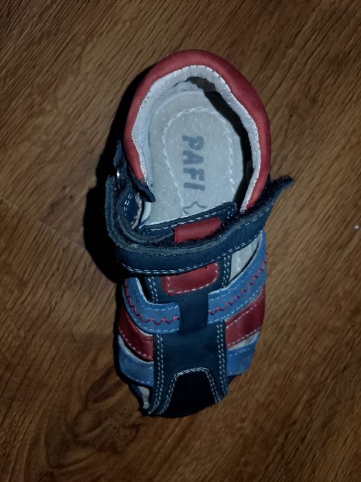 Продам сандали на мальчика