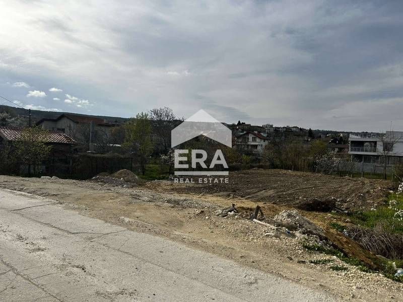 Урегулиран поземлен имот за продажба, с ПУП, ток, вода и проект за дву