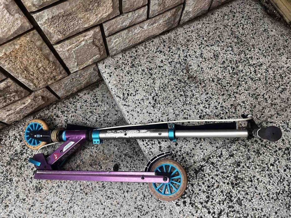 Детска тротинетка и пениборд