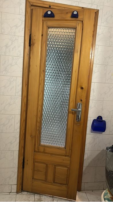 Usi din lemn de brad pret per bucata 300 lei