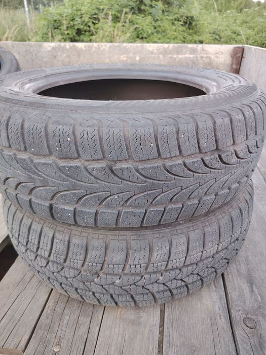 Два броя 175/65/14 nokian