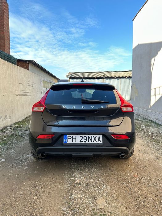 VOLVO V40, motor 2.0, 190cp, an 2015, interior piele, inmatriculata
