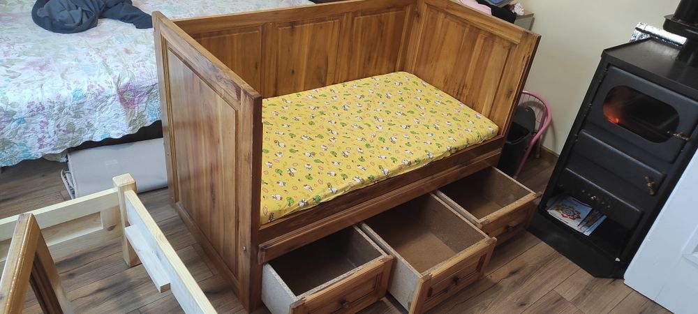 Детско креватче от чисто дърво (чам)