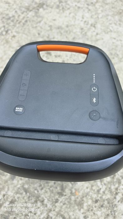 JBL partibox 100