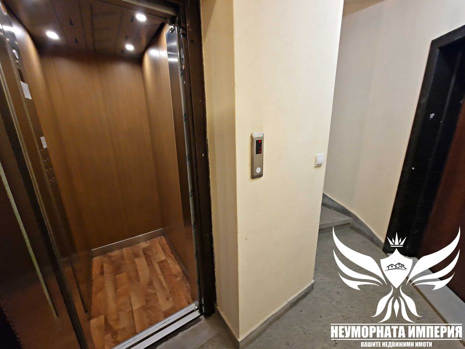 Продава се Тристаен апартамент в Пловдив, Остромила - 117 кв.м за 1366 €/кв.м - Снимка #22