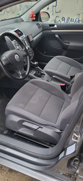 Продавам голф 5,  2.0тди