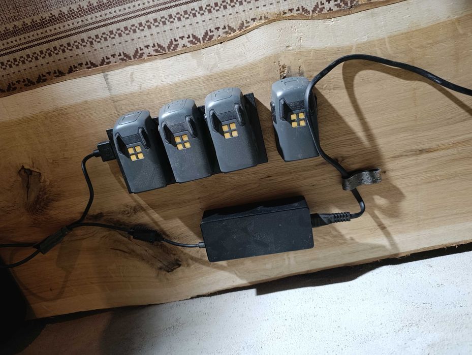 Pachetul DJI Spark Fly More Combo cu 4 baterii