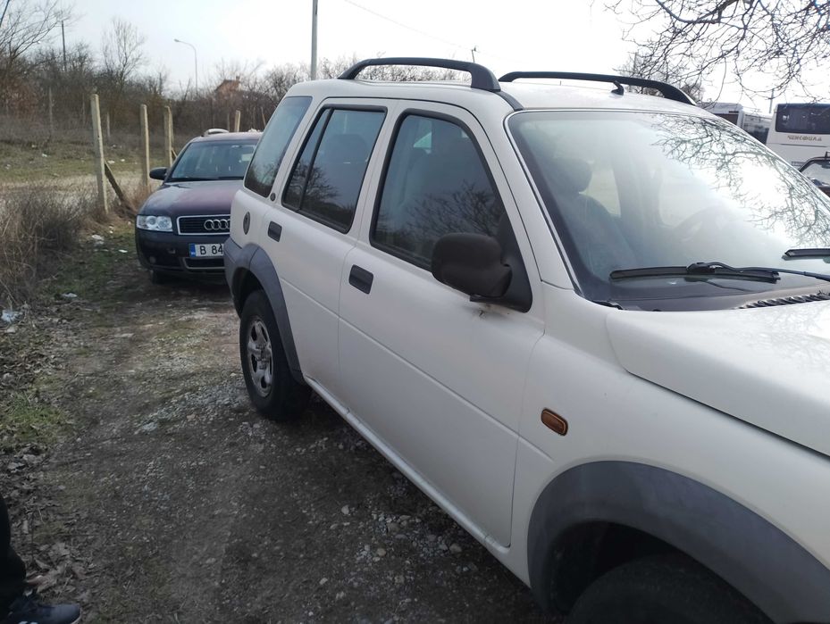 Продавам на части или цял Land Rover Freelander