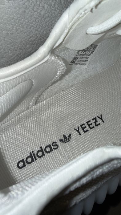 Yeezy 350 V2 white
