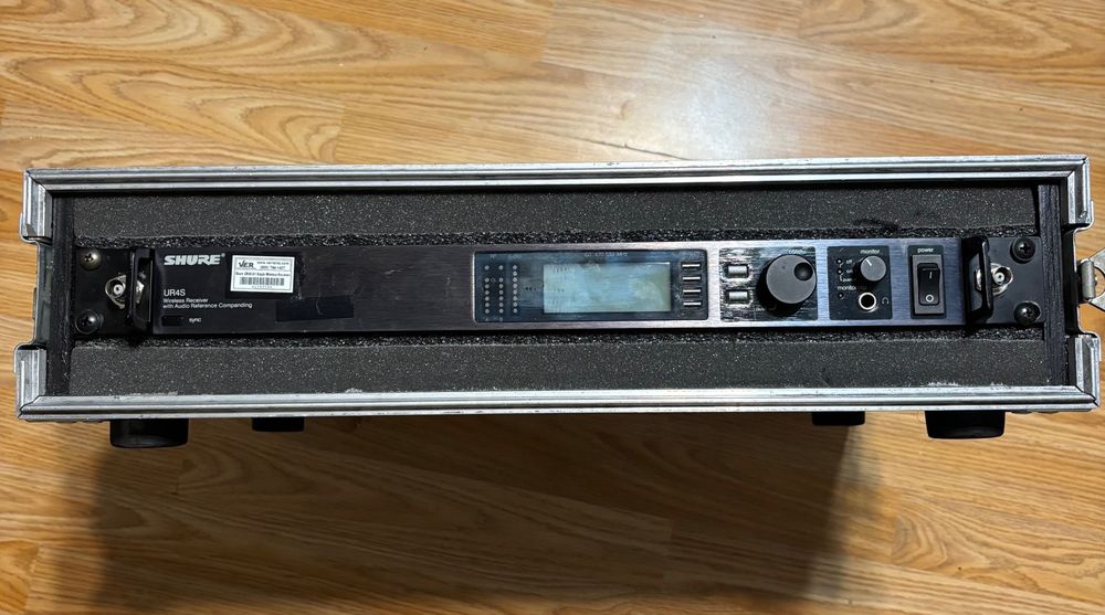 Професионален безжичен микрофон Shure Ur2