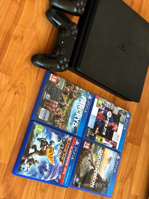[ PS4 > 1000GB PlayStation 4 Slim с 2 джойстика и 4 игри
