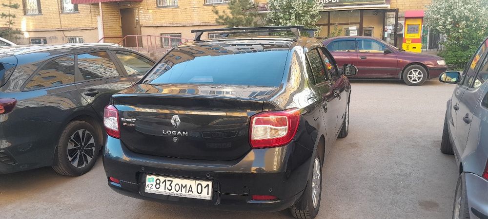 Автомобиль рено логан 2