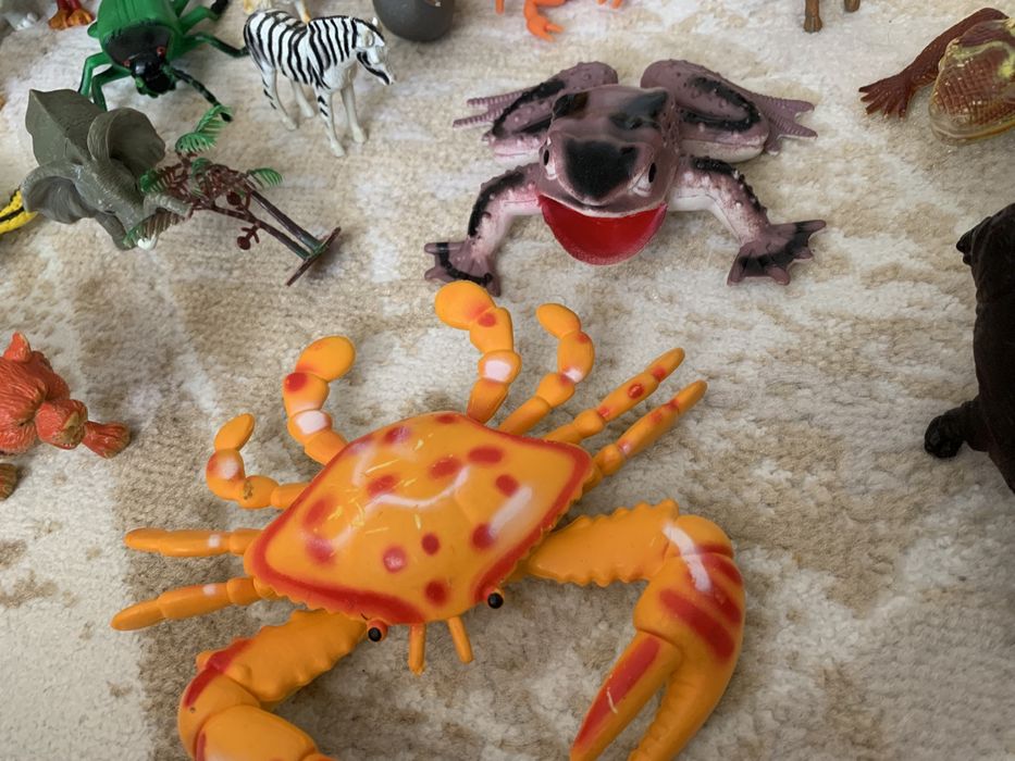 Игрушки животные, динозавры