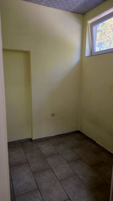 Дава се под наем Магазин в Русе, Ялта - 30 кв.м за 178.5 € - Снимка #6