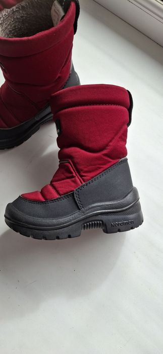 Ботинки  тёплые.