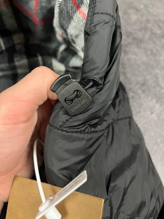 Geacă Burberry neagră (S,M,L)