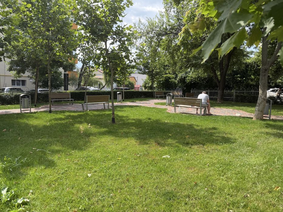 Garsoniera de inchiriat - prima inchiriere - mall Vitan, decomandata 37 mp, etaj 6, metrou 7 min, Sector 3, mobilata, utilata, AC