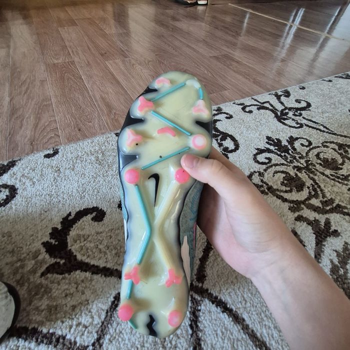 Продам бутсы nike