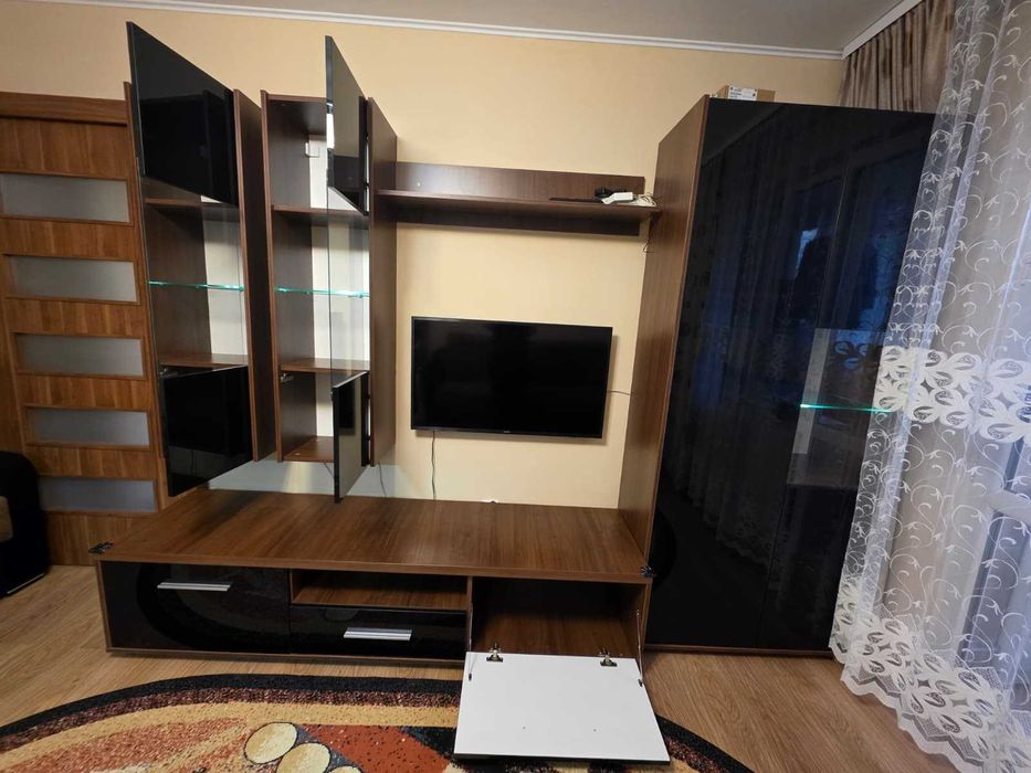 Vand mobila living - stare impecabila