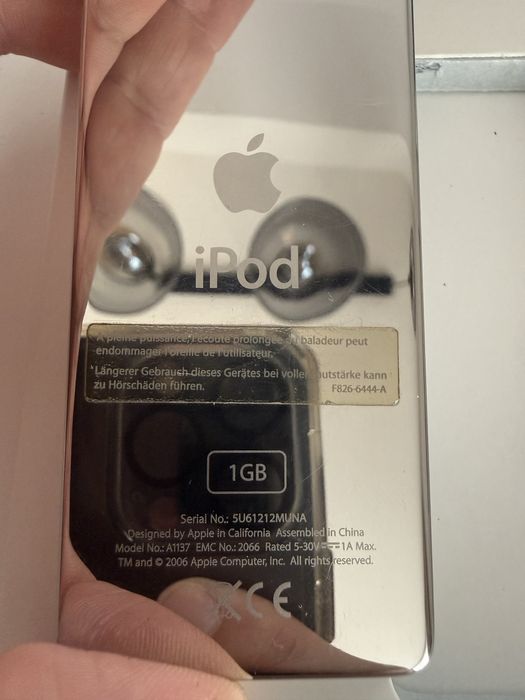 Ipod nani 1gb alb (nu iphone)