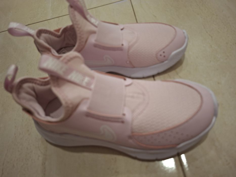 Нови маратонки Nike, р.32