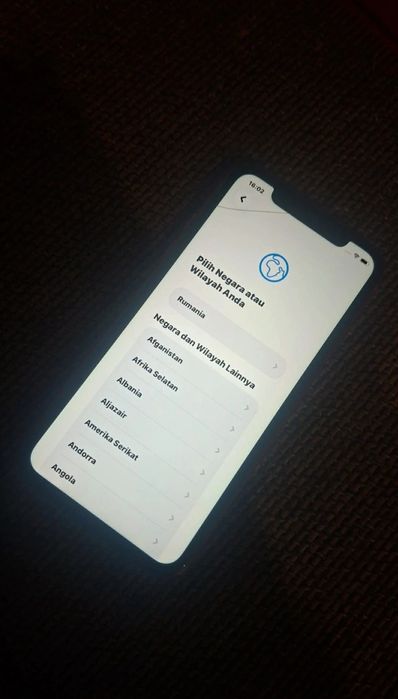iPhone 11 Roșu – stare bună, funcțional 100%