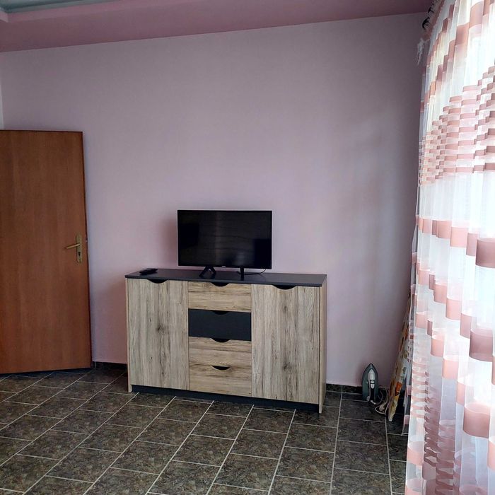 Дава се под наем Етаж от къща в Поморие - 70 кв.м за 71.4 € - Снимка #9