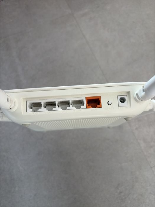 Рутер  phicomm с 4 антени нетуоркс