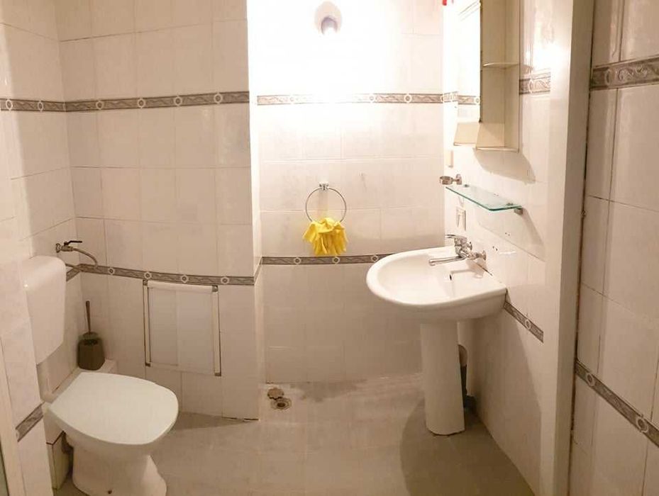 Дава се под наем Двустаен апартамент в Бургас, Център - 65 кв.м за 204 € - Снимка #1