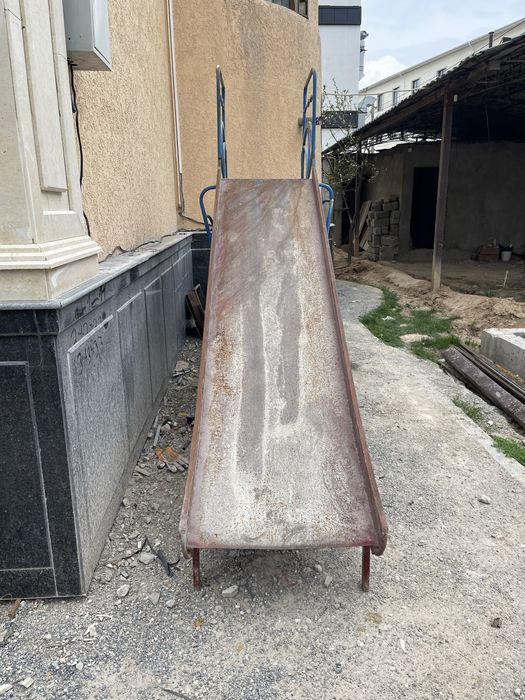 Горка 60 000 , качеля 20 000