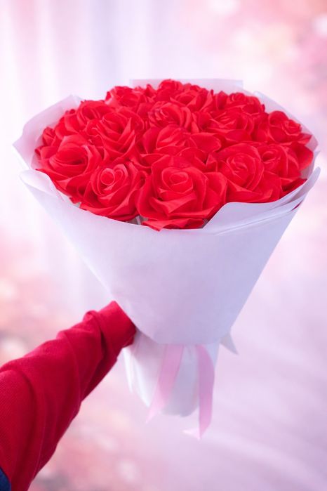 В наличии атласные розы