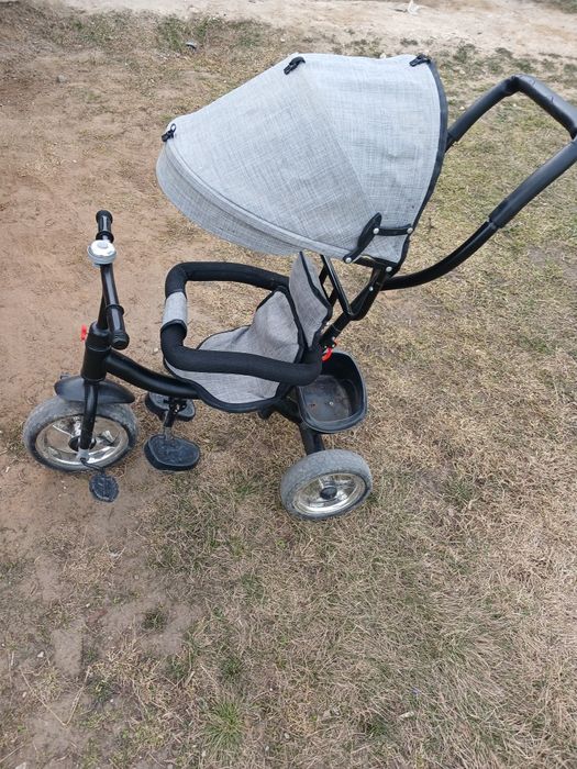 Детский велосипед трёх колесный