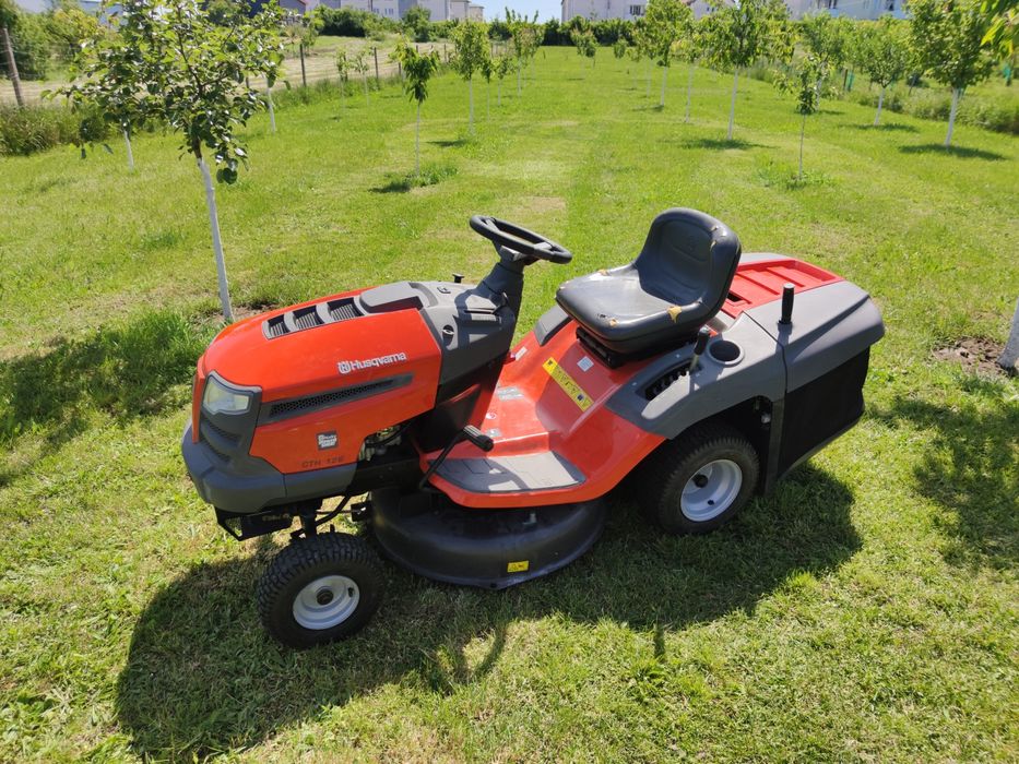 Vand Tractoras de tuns iarba/gazon Husqvarna CTH 126